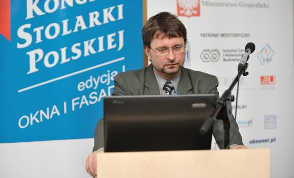 Co wpływa na szczelność okna?